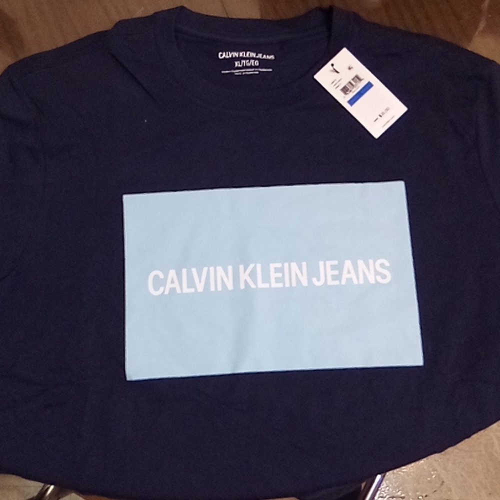 Calvin Klein t shirt